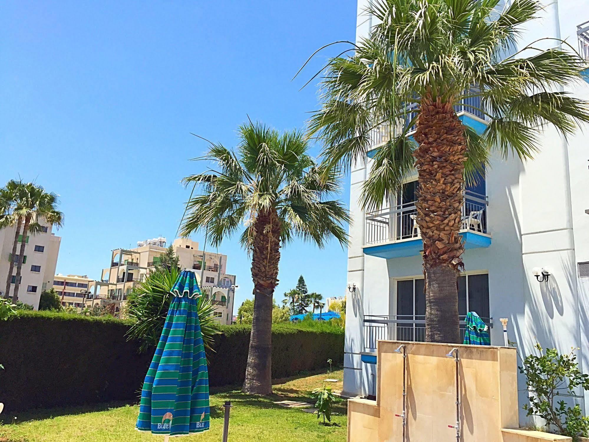 Blue Crane Hotel Apts Limassol Kültér fotó